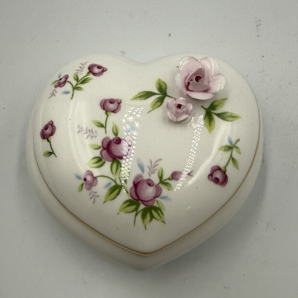 Towle Fine Bone China Heart Trinket Box Pink Roses Porcelain w/ Orig Box